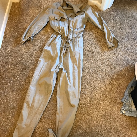 Clothes - Picture 7 of 8